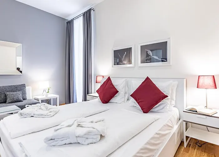 Apartahotel The Levante Rathaus