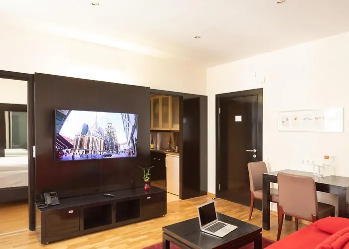 The Levante Rathaus Apartahotel 4*