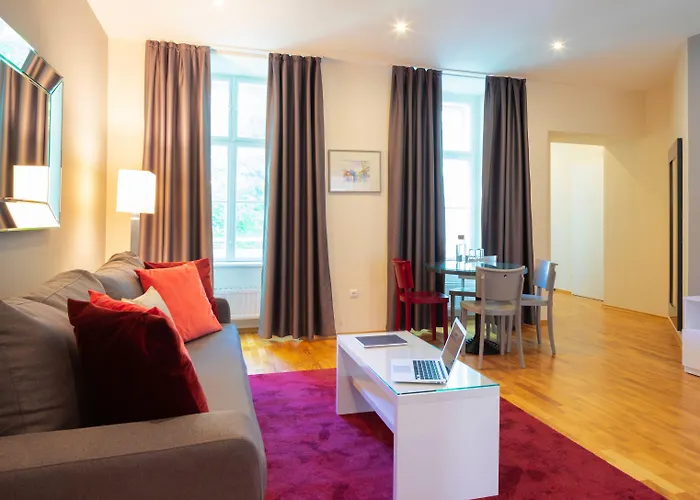 The Levante Rathaus 4* Viena