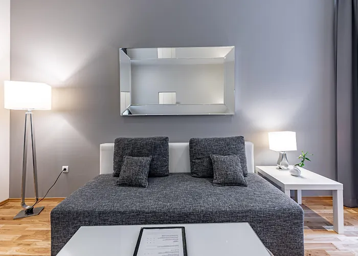 The Levante Rathaus Apartahotel 4*