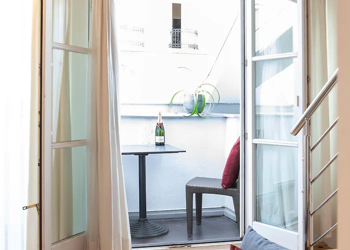 Apartahotel The Levante Rathaus